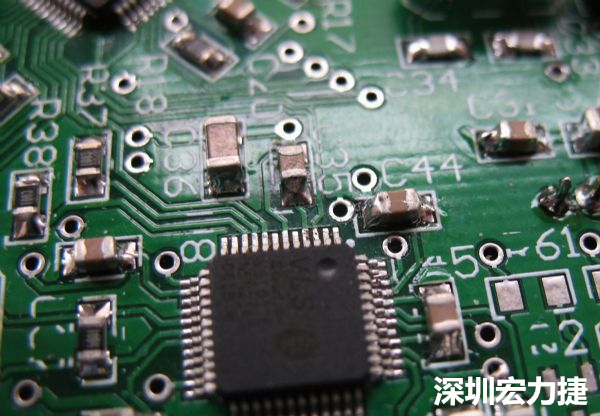 音訊電路訊號品質(zhì)，是影響操作體驗的關(guān)鍵，電路布局要特別注意。